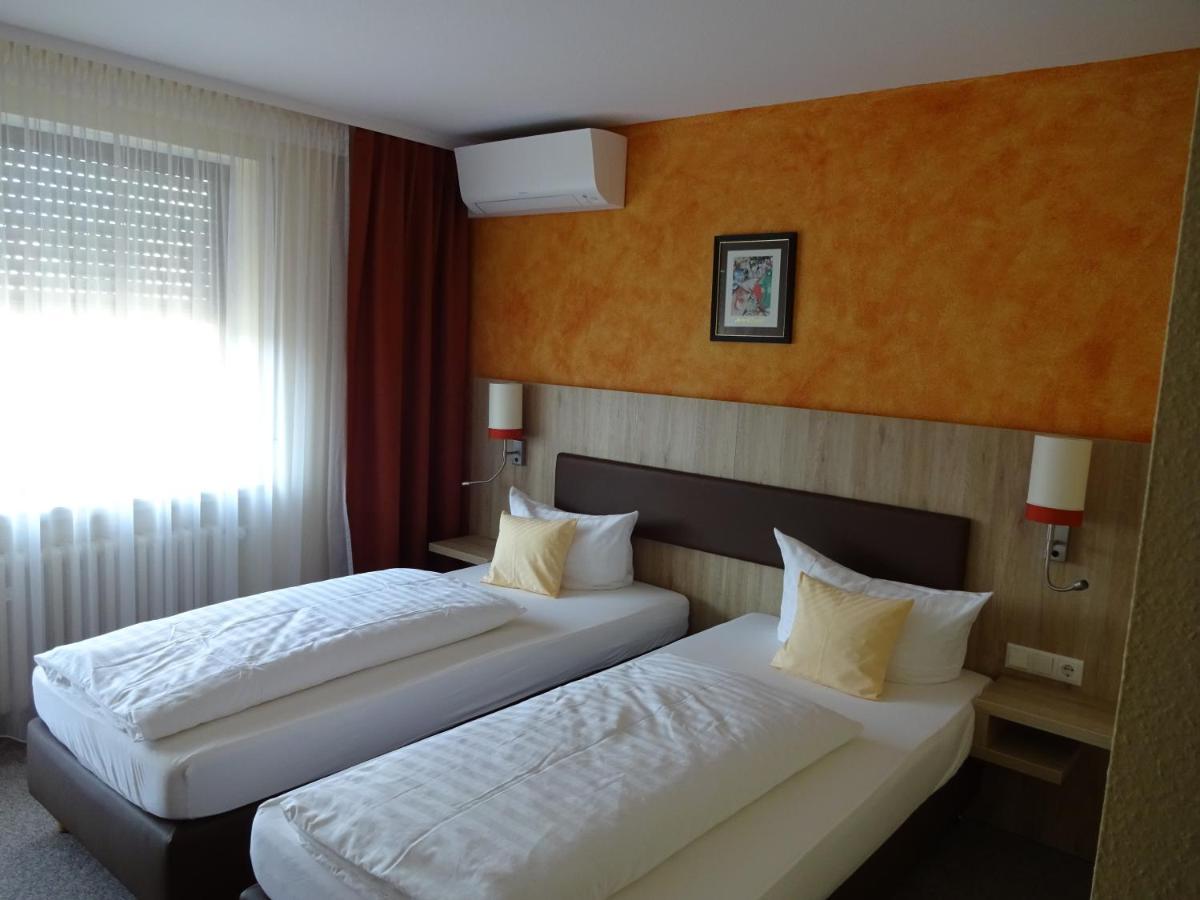 Gasthof Hotel Zum Ross Вертхайм Екстериор снимка