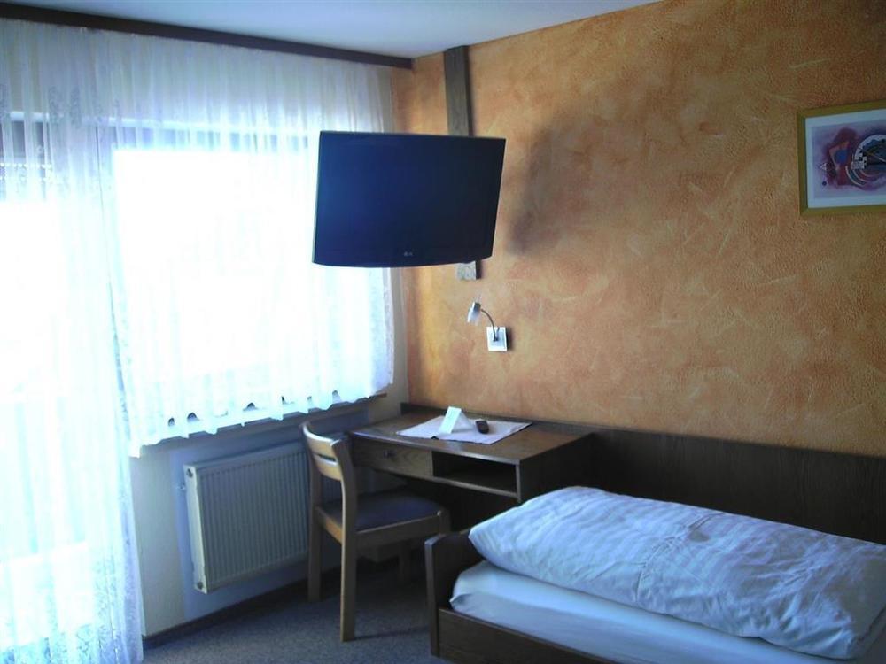 Gasthof Hotel Zum Ross Вертхайм Стая снимка
