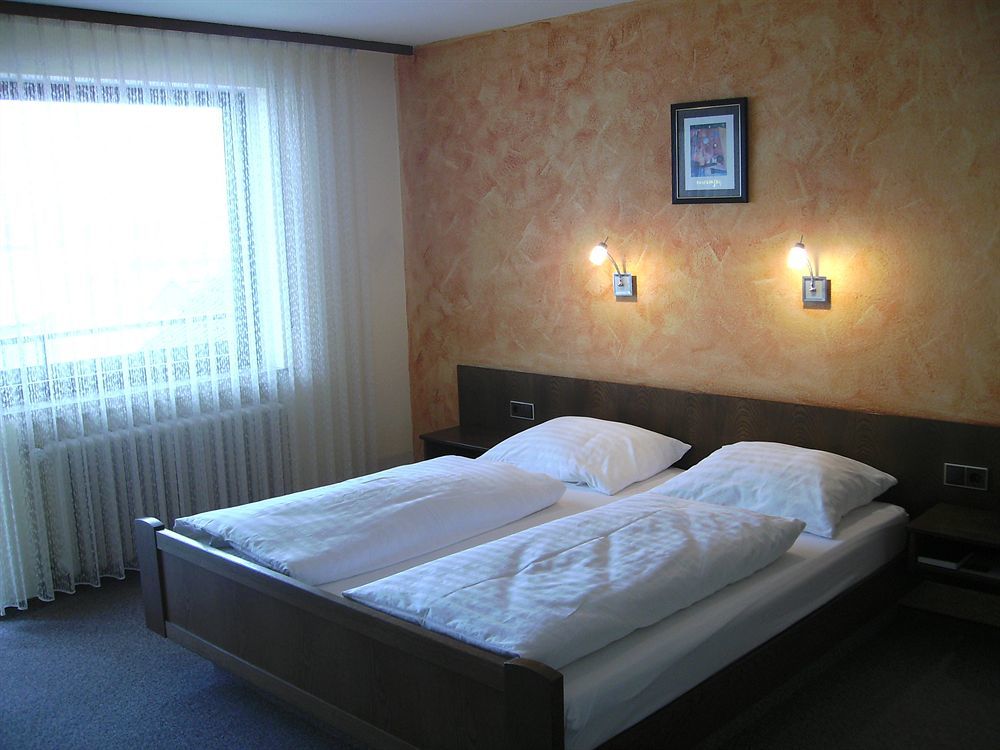Gasthof Hotel Zum Ross Вертхайм Екстериор снимка