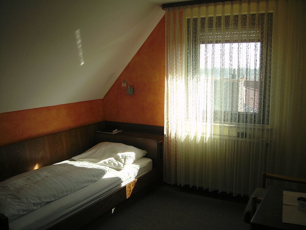 Gasthof Hotel Zum Ross Вертхайм Екстериор снимка