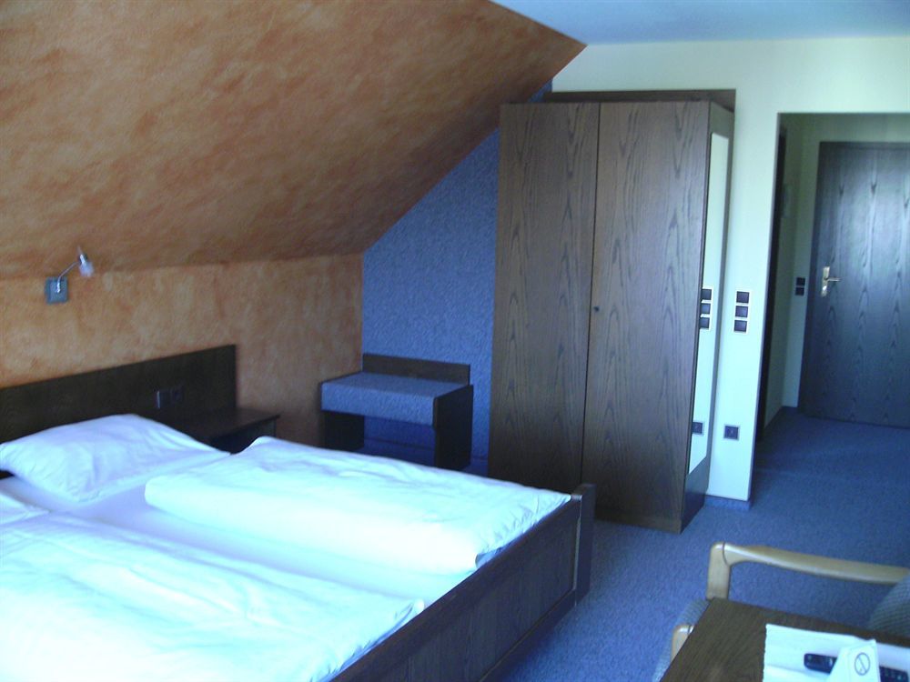 Gasthof Hotel Zum Ross Вертхайм Екстериор снимка