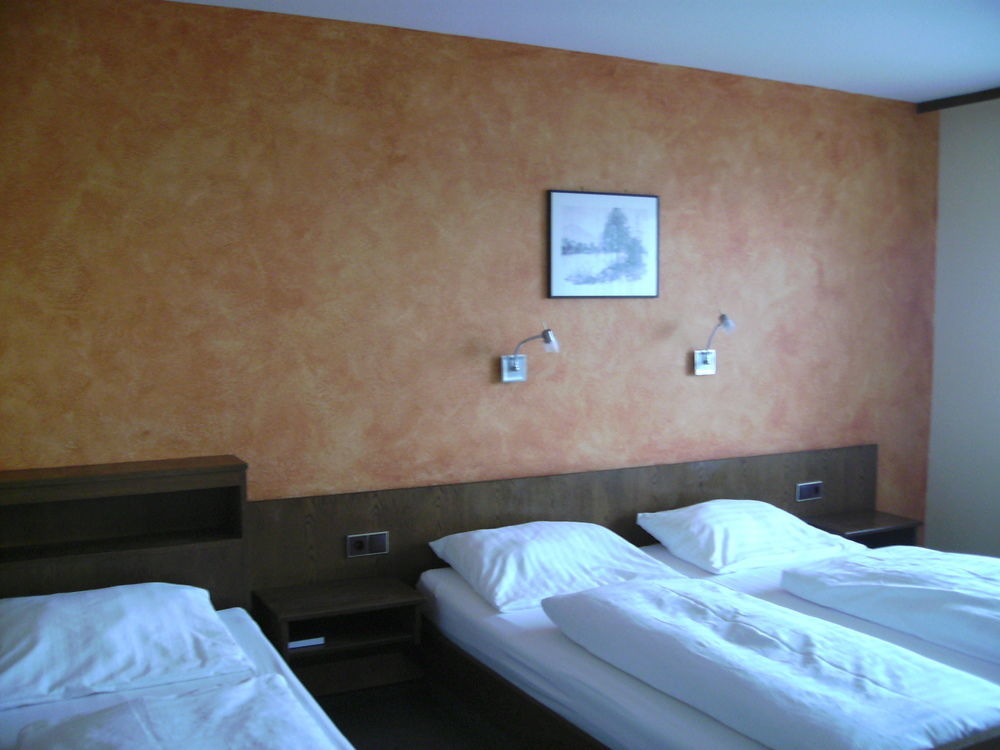 Gasthof Hotel Zum Ross Вертхайм Екстериор снимка