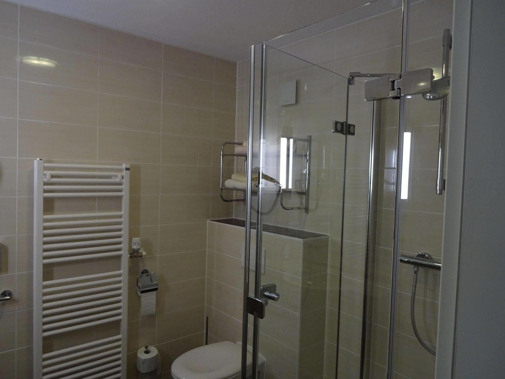Gasthof Hotel Zum Ross Вертхайм Екстериор снимка