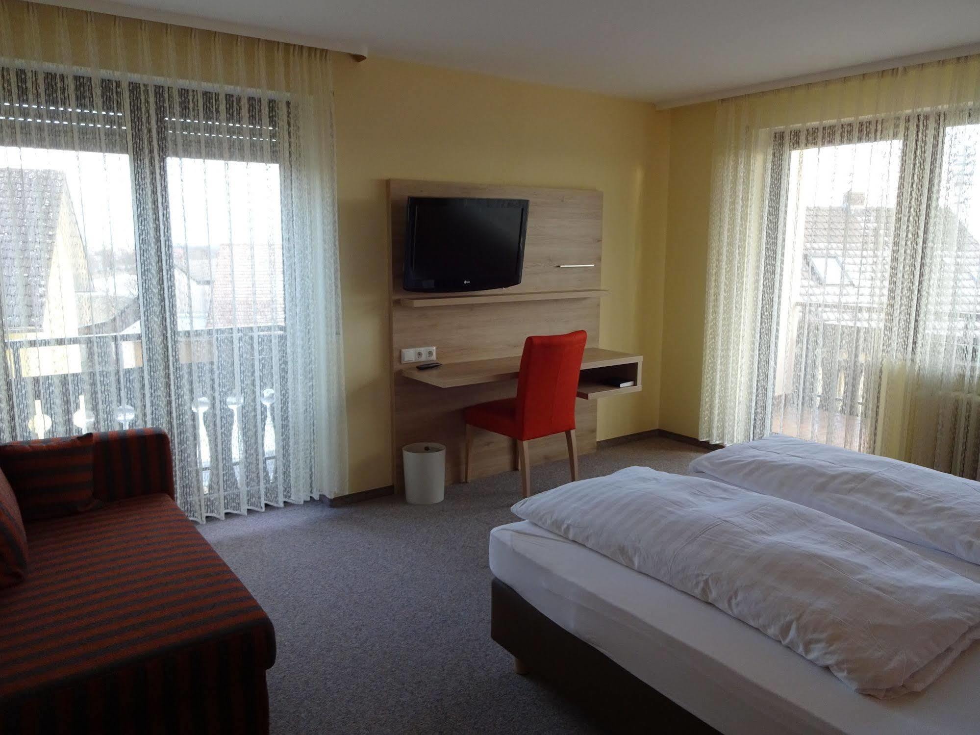 Gasthof Hotel Zum Ross Вертхайм Екстериор снимка