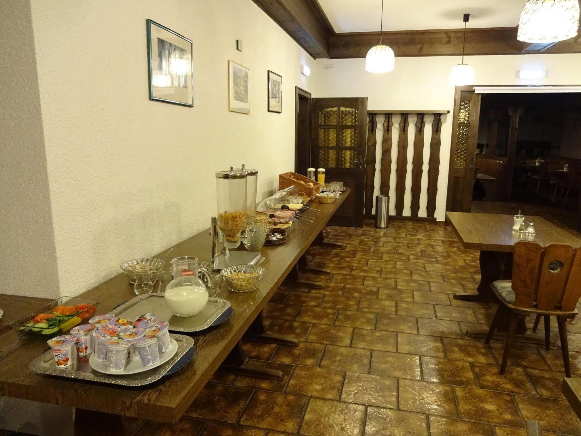 Gasthof Hotel Zum Ross Вертхайм Екстериор снимка